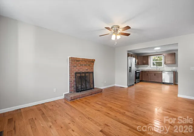 Photo 3 of Single family home for sale at 934 Fairview Dr SW, Lenoir, NC 28645 | MLS# 4429159 | Listing updated on 2026-10-05