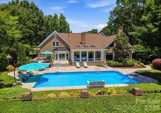 Photo 4 of Single family home for sale at 5617 Providence Country Clb Dr, Charlotte, NC 28277 | MLS# 4429160 | Listing updated on 2026-10-23