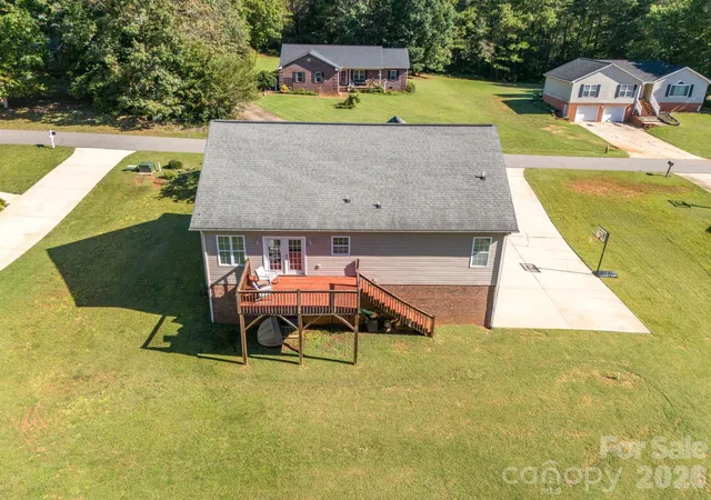 Photo 3 of Single family home for sale at 9530 Driftwood Ct, Hickory, NC 28601 | MLS# 4429180 | Listing updated on 2026-10-01