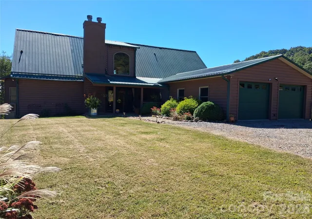 Photo 2 of Single family home for sale at 101 Trinity Dr, Clyde, NC 28721 | MLS# 4429185 | Listing updated on 2026-09-30