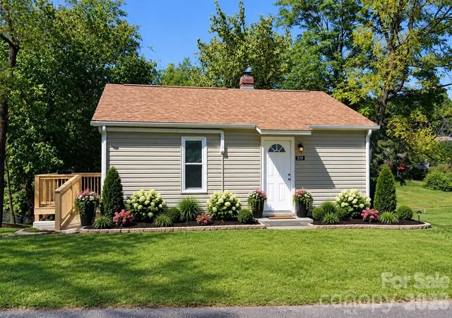 Photo 2 of Single family home for sale at 329 Morehead Rd, Marion, NC 28752 | MLS# 4429194 | Listing updated on 2026-10-13