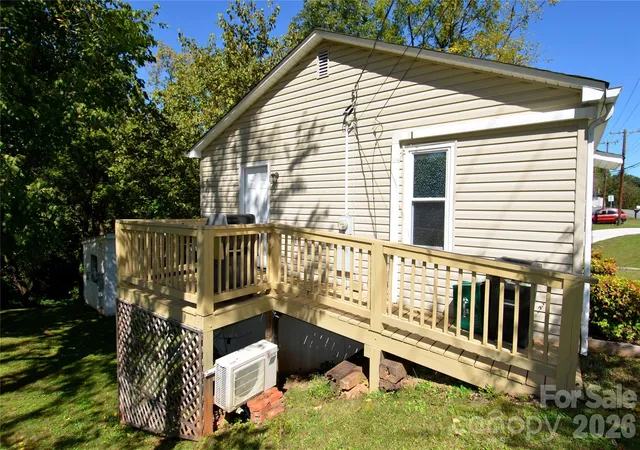 Photo 4 of Single family home for sale at 329 Morehead Rd, Marion, NC 28752 | MLS# 4429194 | Listing updated on 2026-10-02