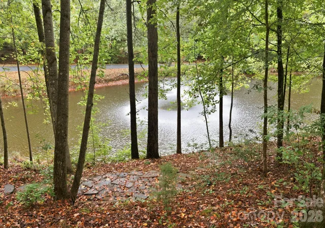 Photo 3 of Single family home for sale at 935 Woods Loop, Waxhaw, NC 28173 | MLS# 4429196 | Listing updated on 2026-10-05