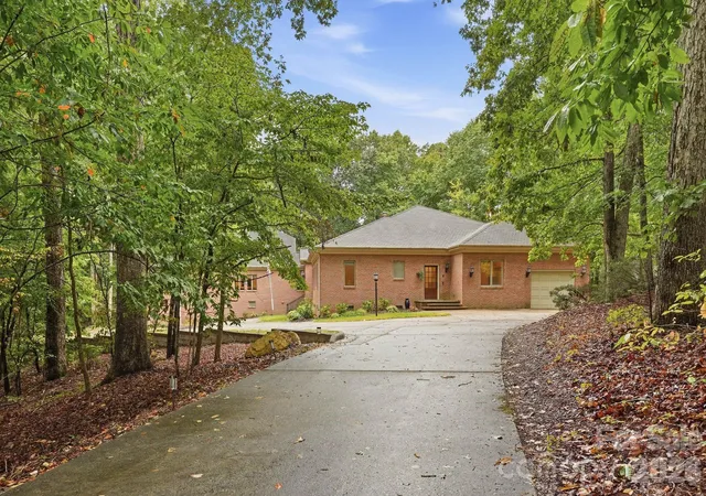Photo 4 of Single family home for sale at 935 Woods Loop, Waxhaw, NC 28173 | MLS# 4429196 | Listing updated on 2026-10-05