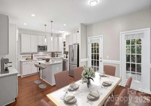 Photo 4 of Sale Pending at 10305 Flt Stone Rd, Charlotte, NC 28213 | MLS# 4429199 | Listing updated on 2026-10-08