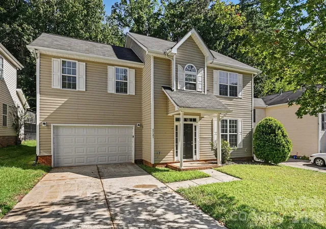 Photo 1 of Single family home for sale at 4731 Canipe Dr, Charlotte, NC 28269 | MLS# 4429209 | Listing updated on 2026-10-16