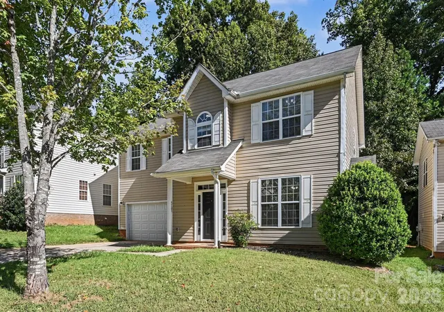 Photo 2 of Single family home for sale at 4731 Canipe Dr, Charlotte, NC 28269 | MLS# 4429209 | Listing updated on 2026-10-16