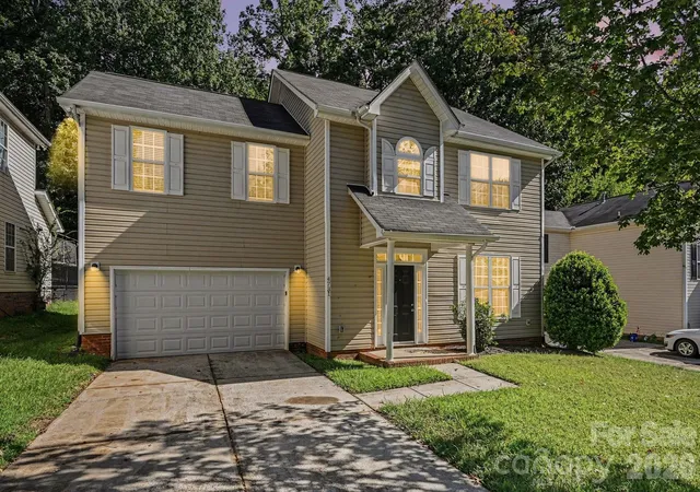 Photo 3 of Single family home for sale at 4731 Canipe Dr, Charlotte, NC 28269 | MLS# 4429209 | Listing updated on 2026-10-16