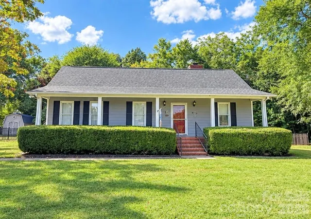 Single family home for sale at 1617 Lawing Rd, Charlotte, NC 28216 | MLS# 4429211 | Listing updated on 2026-10-11