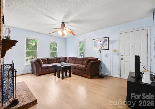 Photo 3 of Single family home for sale at 1617 Lawing Rd, Charlotte, NC 28216 | MLS# 4429211 | Listing updated on 2026-10-11