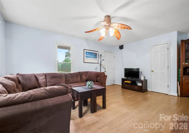 Photo 4 of Single family home for sale at 1617 Lawing Rd, Charlotte, NC 28216 | MLS# 4429211 | Listing updated on 2026-10-11