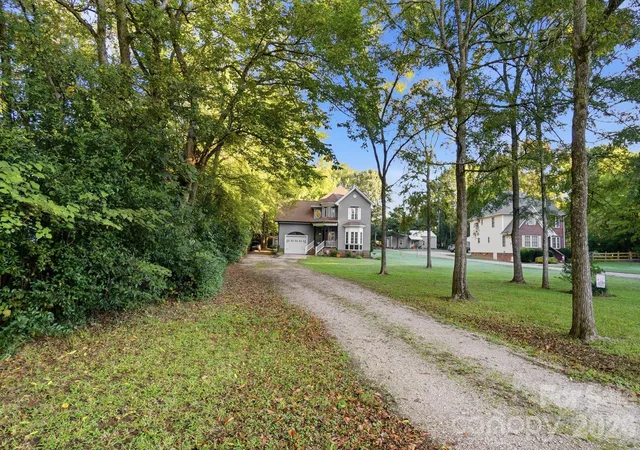 Photo 2 of Single family home for sale at 2070 Smith Frd Rd, Hickory Grove, SC 29717 | MLS# 4429216 | Listing updated on 2026-10-16