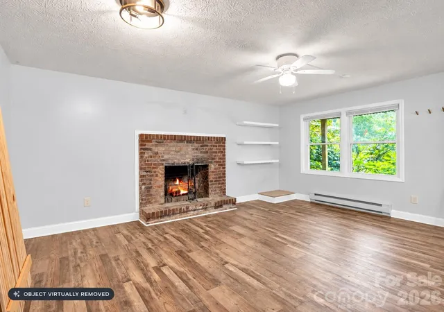 Photo 4 of Single family home for sale at 697 Courtney Dr, Hendersonville, NC 28792 | MLS# 4429227 | Listing updated on 2026-10-03