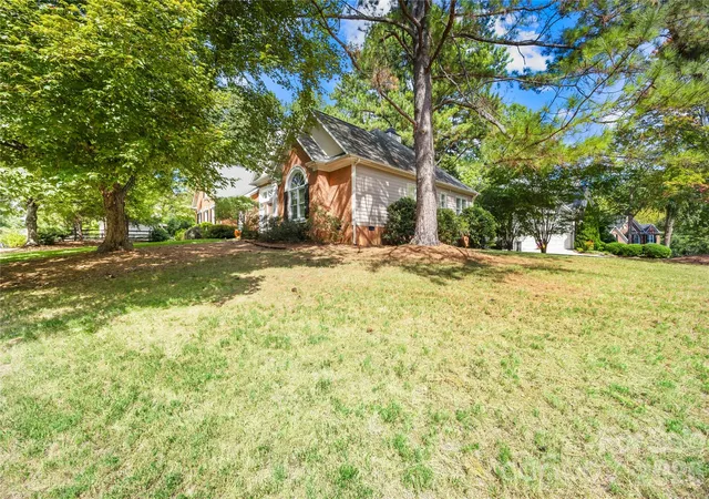 Photo 3 of Single family home for sale at 15728 Delancey Ln, Huntersville, NC 28078 | MLS# 4429235 | Listing updated on 2026-10-06