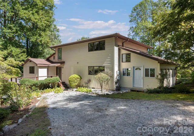 Single family home for sale at 623 Owensby Rd, Hendersonville, NC 28792 | MLS# 4429242