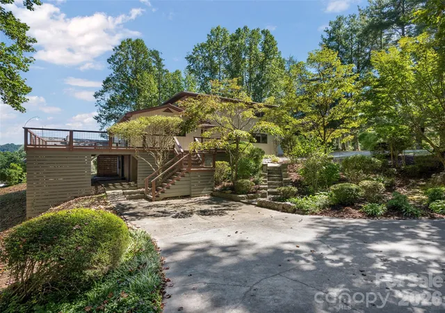 Photo 2 of Single family home for sale at 623 Owensby Rd, Hendersonville, NC 28792 | MLS# 4429242 | Listing updated on 2026-09-28