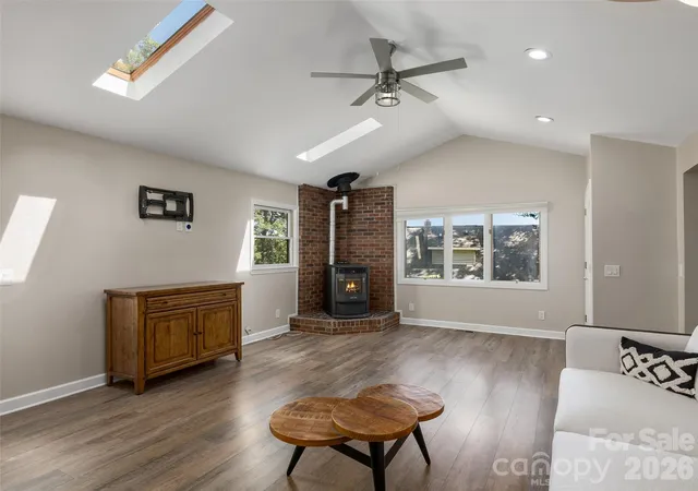 Photo 3 of Single family home for sale at 623 Owensby Rd, Hendersonville, NC 28792 | MLS# 4429242 | Listing updated on 2026-09-28