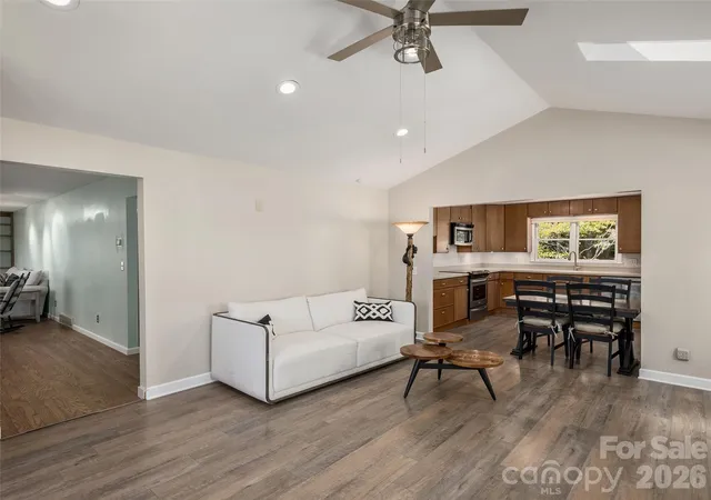 Photo 4 of Single family home for sale at 623 Owensby Rd, Hendersonville, NC 28792 | MLS# 4429242 | Listing updated on 2026-09-28