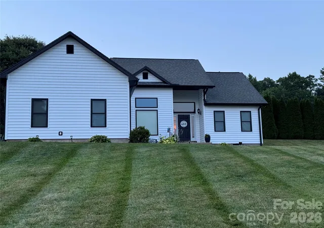 Photo 2 of Single family home for sale at 60 Golden Ln, Leicester, NC 28748 | MLS# 4429246 | Listing updated on 2026-10-04