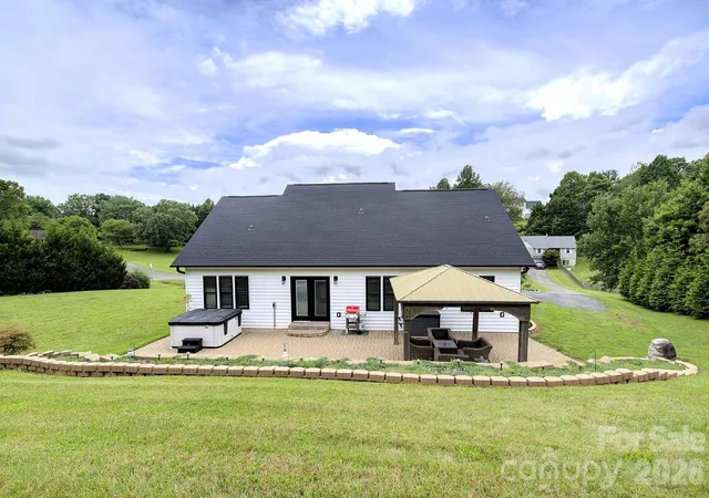 Photo 4 of Single family home for sale at 60 Golden Ln, Leicester, NC 28748 | MLS# 4429246 | Listing updated on 2026-10-04