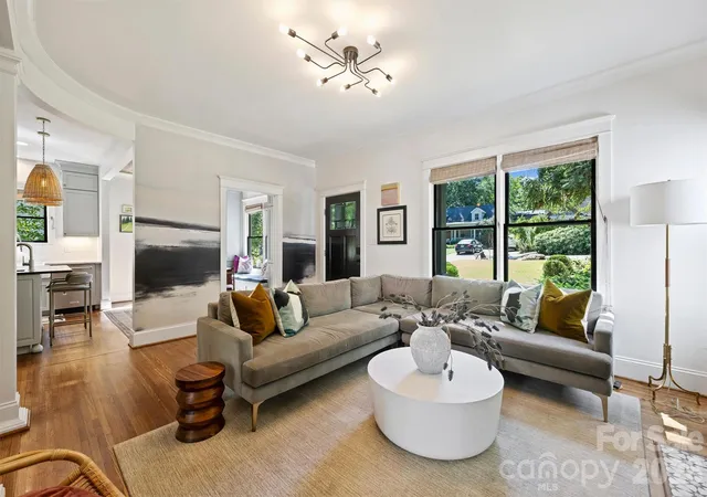 Photo 3 of Single family home for sale at 2121 Chambwood Dr, Charlotte, NC 28205 | MLS# 4429254 | Listing updated on 2026-10-04