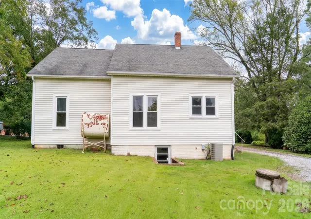 Photo 3 of Single family home for sale at 1173 Piedmont Rd, Morganton, NC 28655 | MLS# 4429263 | Listing updated on 2026-09-29