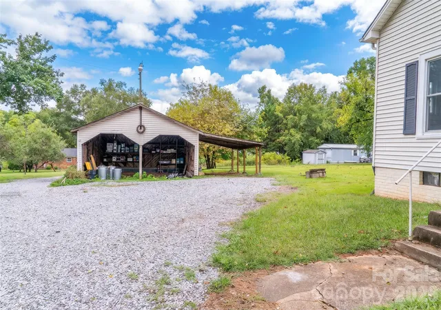 Photo 4 of Single family home for sale at 1173 Piedmont Rd, Morganton, NC 28655 | MLS# 4429263 | Listing updated on 2026-09-29