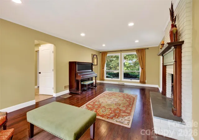 Photo 3 of Single family home for sale at 14 Willow Rd, Asheville, NC 28804 | MLS# 4429269 | Listing updated on 2026-10-03