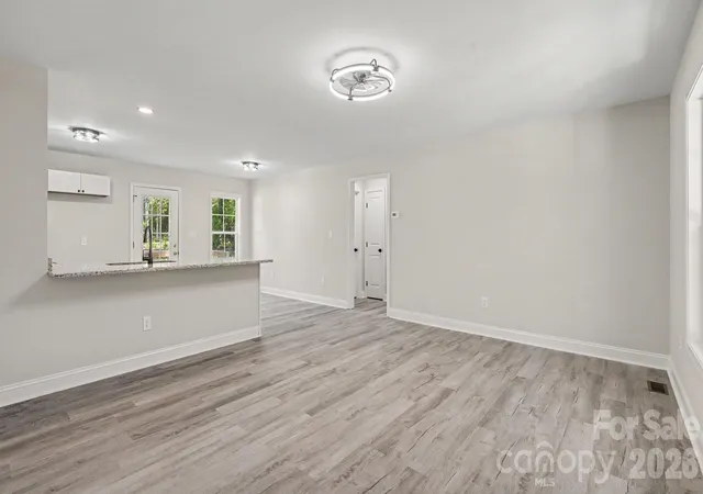Photo 4 of Single family home for sale at 1825 Hollywood Dr, Salisbury, NC 28144 | MLS# 4429270 | Listing updated on 2026-10-08
