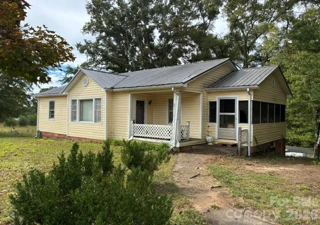 Photo 3 of Single family home for sale at 949 Cove Rd, Rutherfordton, NC 28139 | MLS# 4429299 | Listing updated on 2026-10-07
