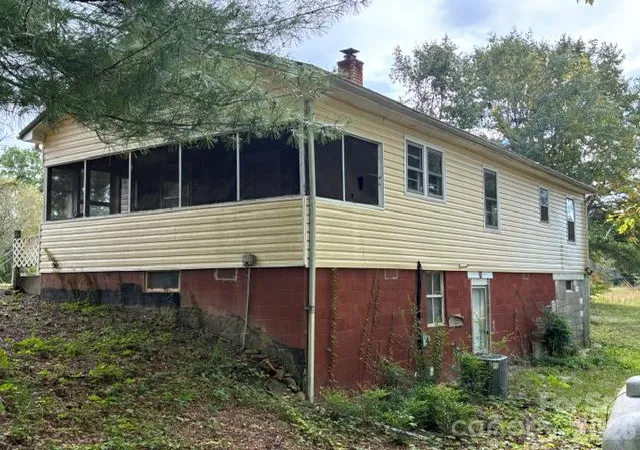 Photo 3 of Single family home for sale at 949 Cove Rd, Rutherfordton, NC 28139 | MLS# 4429299 | Listing updated on 2026-10-07