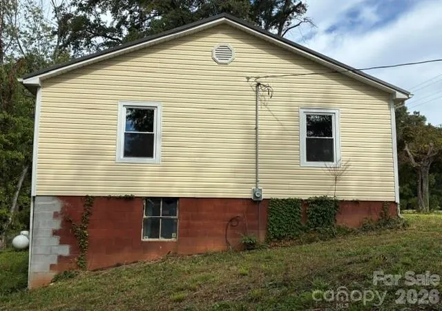 Photo 4 of Single family home for sale at 949 Cove Rd, Rutherfordton, NC 28139 | MLS# 4429299 | Listing updated on 2026-10-07