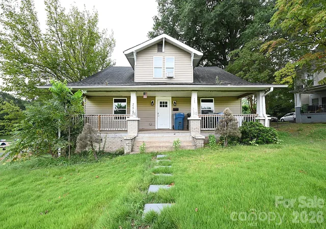 Photo 1 of Single family home for sale at 755 2nd Avenue Sw, Hickory, NC 28602 | MLS# 4429303 | Listing updated on 2026-10-03