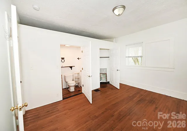 Photo 2 of Single family home for sale at 755 2nd Avenue Sw, Hickory, NC 28602 | MLS# 4429303 | Listing updated on 2026-10-03