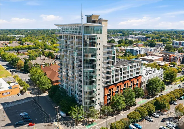 Photo 2 of Condo for sale at 505 E 6th Street #1406, Charlotte, NC 28202 | MLS# 4429306 | Listing updated on 2026-10-07