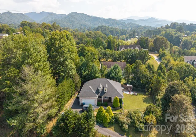 Photo 1 of Single family home for sale at 91 Crestview St, Canton, NC 28716 | MLS# 4429307 | Listing updated on 2026-10-09