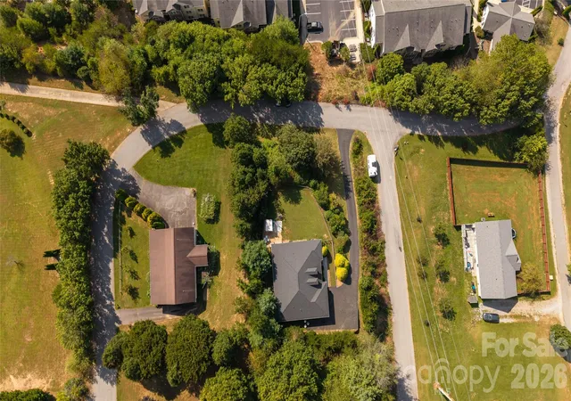 Photo 2 of Single family home for sale at 91 Crestview St, Canton, NC 28716 | MLS# 4429307 | Listing updated on 2026-10-09