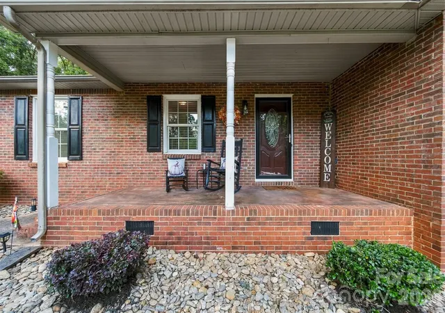 Photo 2 of Single family home for sale at 1636 Wellington Ave, Newton, NC 28658 | MLS# 4429316 | Listing updated on 2026-10-06