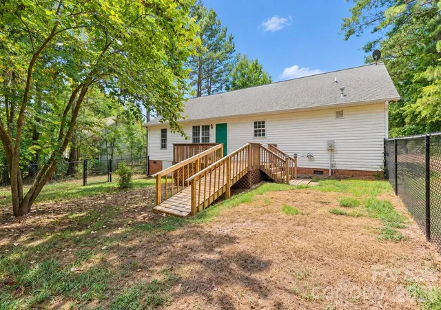 Photo 3 of Single family home for sale at 2017 Country Clb Dr, Lancaster, SC 29720 | MLS# 4429318 | Listing updated on 2026-10-20