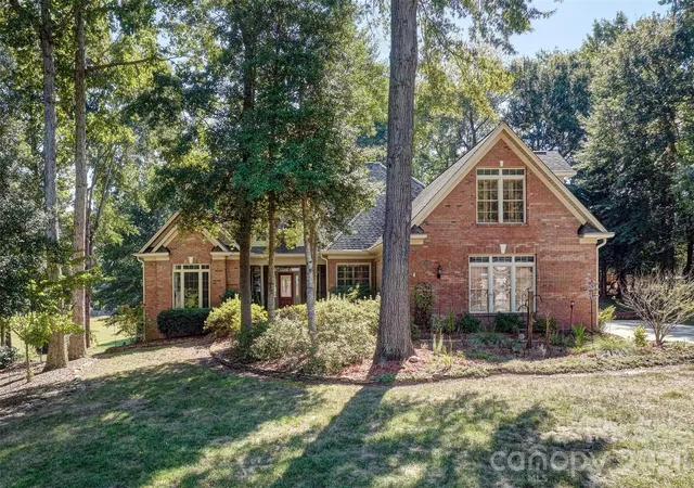Photo 1 of Single family home for sale at 225 Highland Forest Dr, Clover, SC 29710 | MLS# 4429325 | Listing updated on 2026-10-05