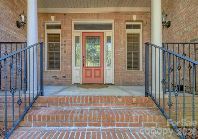 Photo 3 of Single family home for sale at 225 Highland Forest Dr, Clover, SC 29710 | MLS# 4429325 | Listing updated on 2026-10-11