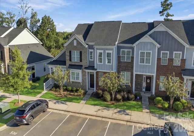 Photo 4 of Townhouse for sale at 536 Dorman St, Belmont, NC 28012 | MLS# 4429343 | Listing updated on 2026-10-02
