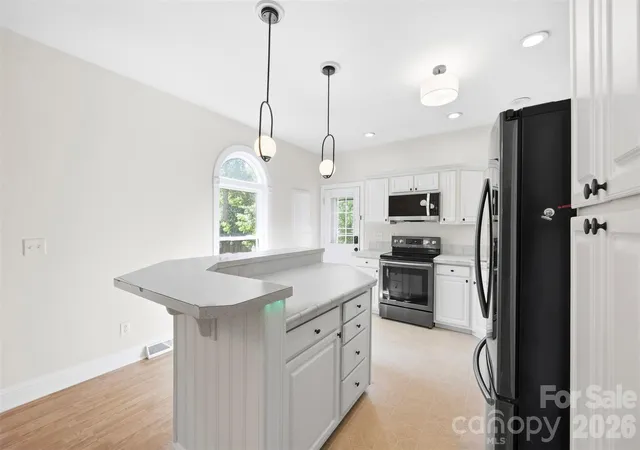 Photo 4 of Single family home for sale at 3787 Rolling View Ln, Maiden, NC 28650 | MLS# 4429345 | Listing updated on 2026-09-30
