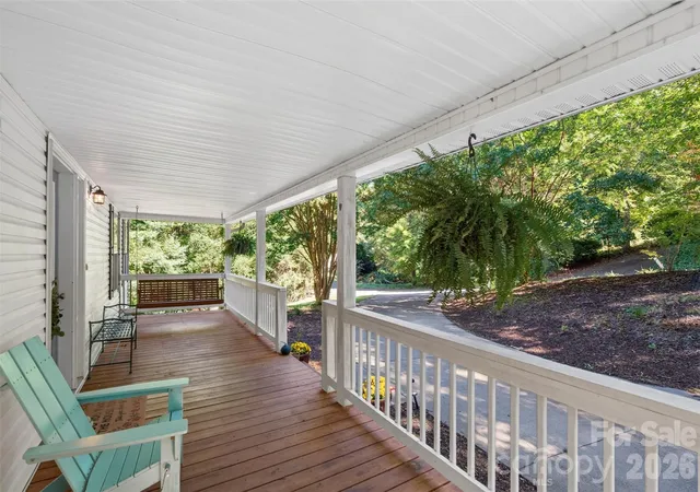 Photo 3 of Single family home for sale at 9 Gollum Dr, Fairview, NC 28730 | MLS# 4429347 | Listing updated on 2026-10-09