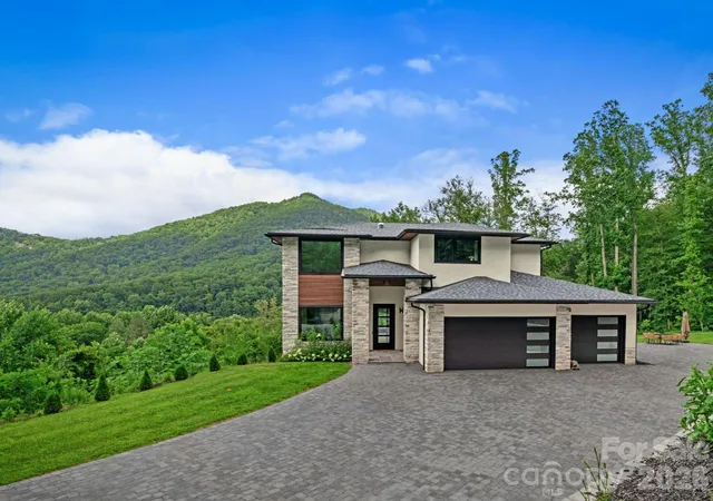 Photo 1 of Single family home for sale at 22 Chesten Mountain Dr, Asheville, NC 28803 | MLS# 4429354 | Listing updated on 2026-09-29