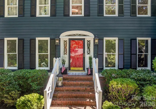 Photo 1 of Single family home for sale at 9301 Hanover S Trl, Charlotte, NC 28210 | MLS# 4429355 | Listing updated on 2026-10-01