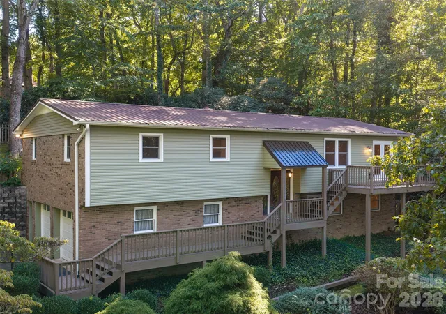 Single family home for sale at 172 Long John Dr, Hendersonville, NC 28791 | MLS# 4429360