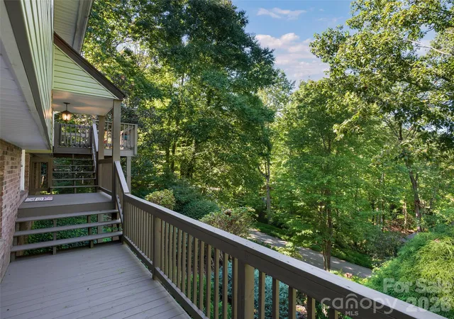 Photo 2 of Single family home for sale at 172 Long John Dr, Hendersonville, NC 28791 | MLS# 4429360 | Listing updated on 2026-09-28