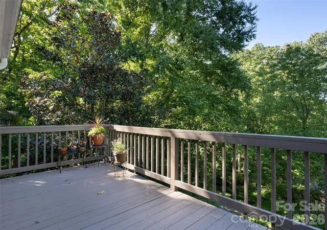 Photo 3 of Single family home for sale at 172 Long John Dr, Hendersonville, NC 28791 | MLS# 4429360 | Listing updated on 2026-09-28