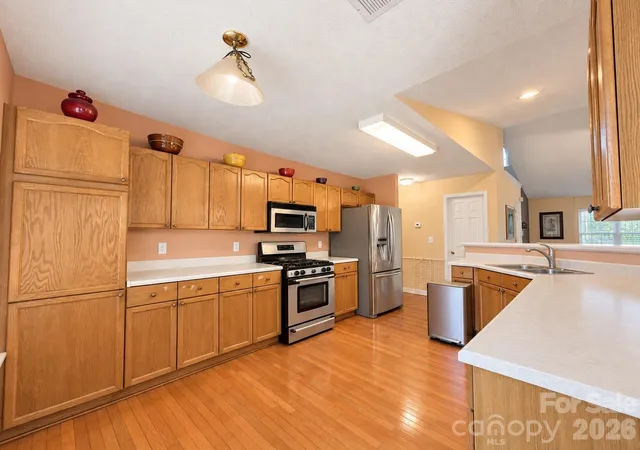 Photo 3 of Single family home for sale at 15751 Southern Garden Ln, Charlotte, NC 28278 | MLS# 4429361 | Listing updated on 2026-10-03